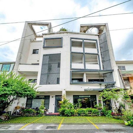 五葉松民宿-電梯民宿 近慈濟中小學及慈科大及人社院 Hualien Eksteriør billede