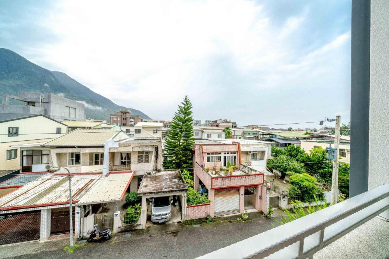 五葉松民宿-電梯民宿 近慈濟中小學及慈科大及人社院 Hualien Eksteriør billede